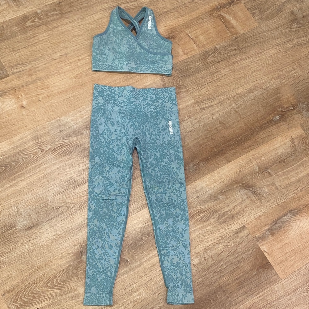 Gymshark workout set, size small, spotted teal color